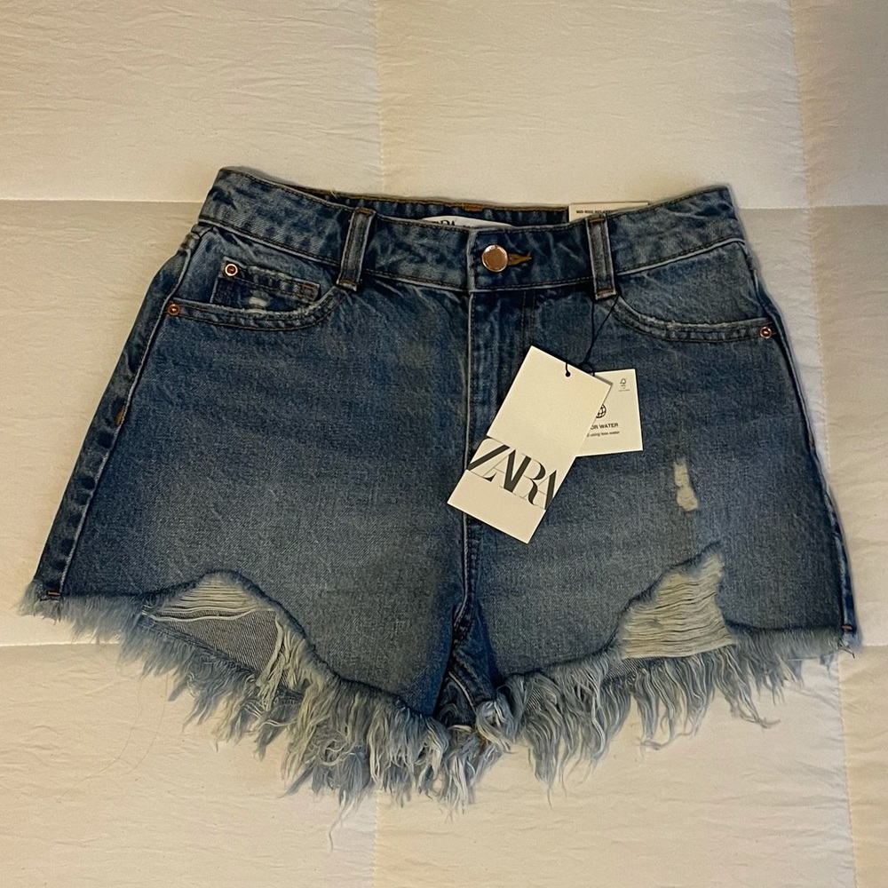 Zara Mid Rise Relaxed Short